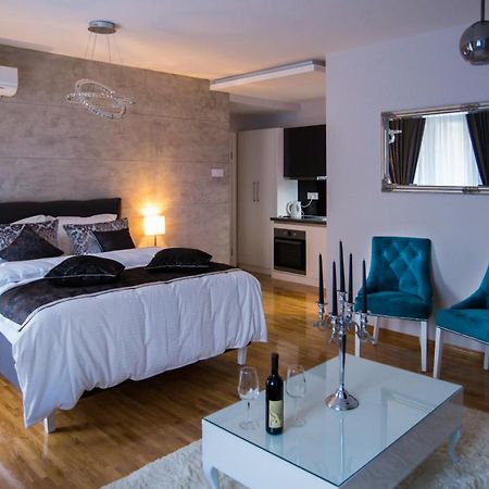 Apartment Exclusive And Studio 수보티차 외부 사진